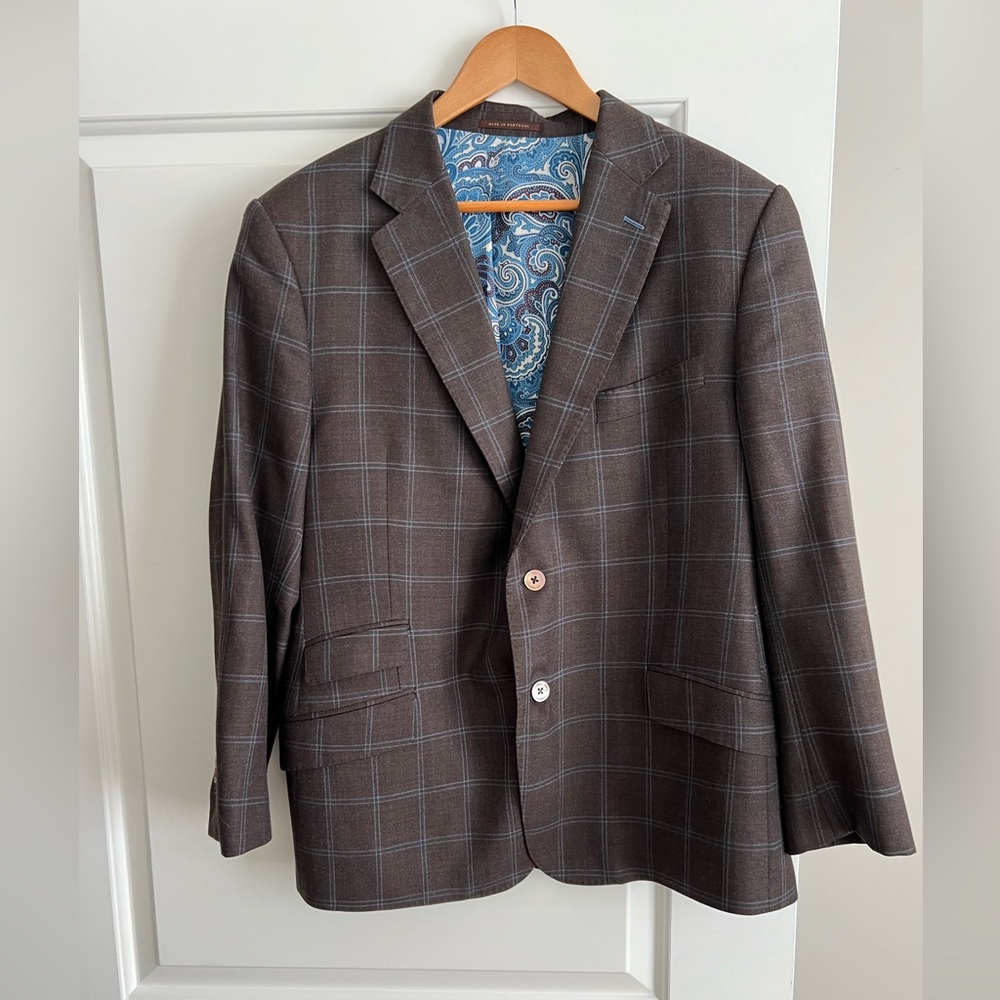 J HILBURN Men’s Sport Blazer 44Short.  Chocolate Blue Windowpane